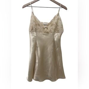 90’s Vintage Victoria's Secret Lingerie Bridal Gown Beige Lace Top Size XS